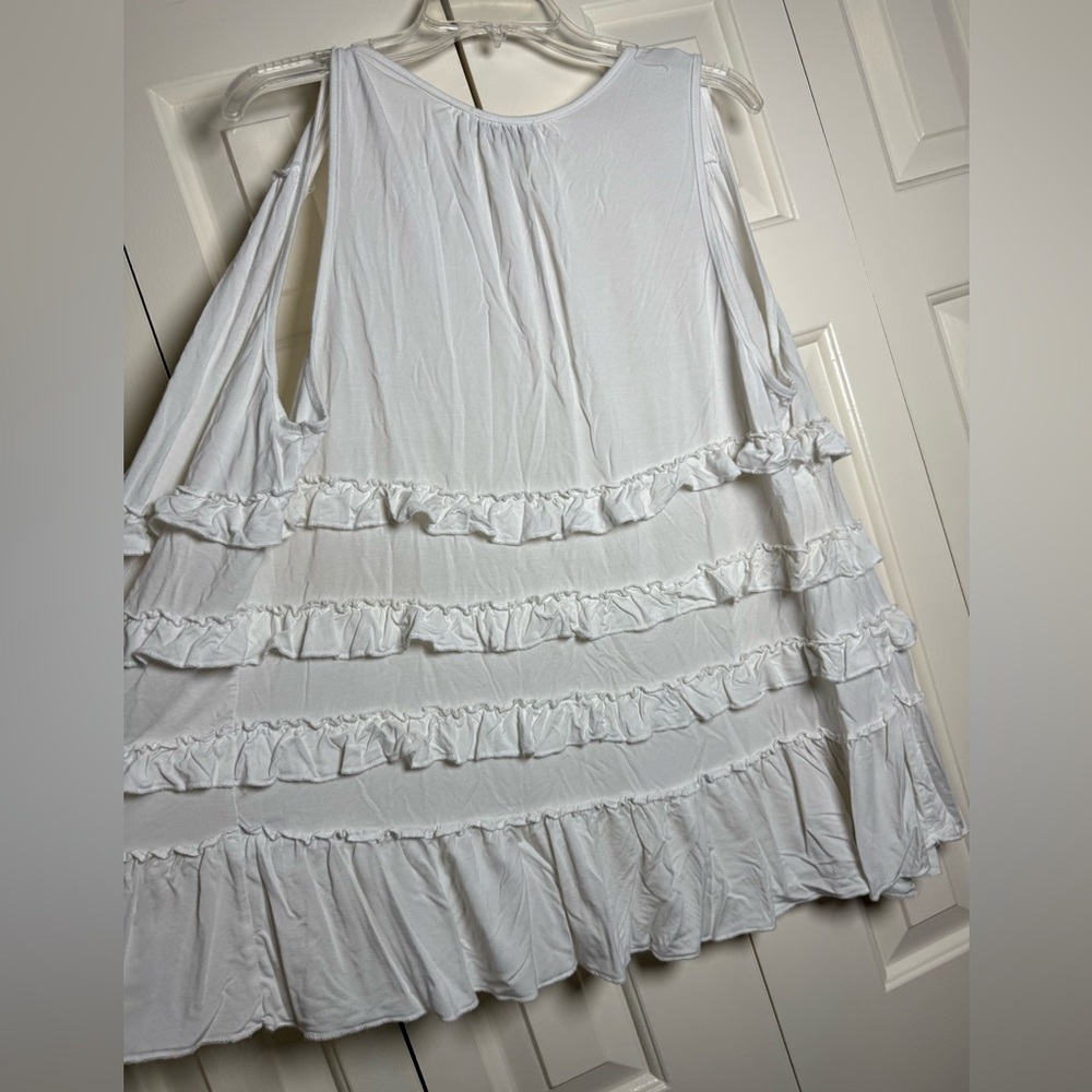POL White Ruffle Vest - Picture 11 of 12